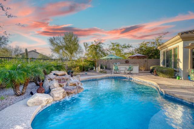 About Selling Pools marketing agency